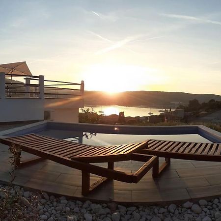 Vis - Luxury Holiday Villa With Swimming Pool ภายนอก รูปภาพ