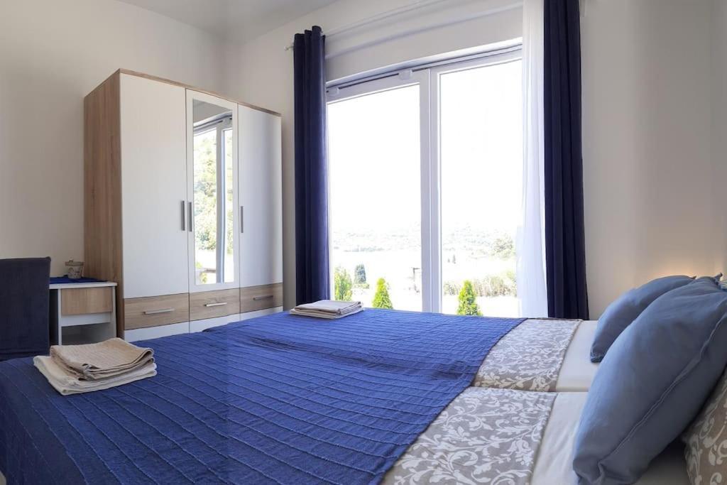 Vis - Luxury Holiday Villa With Swimming Pool ภายนอก รูปภาพ